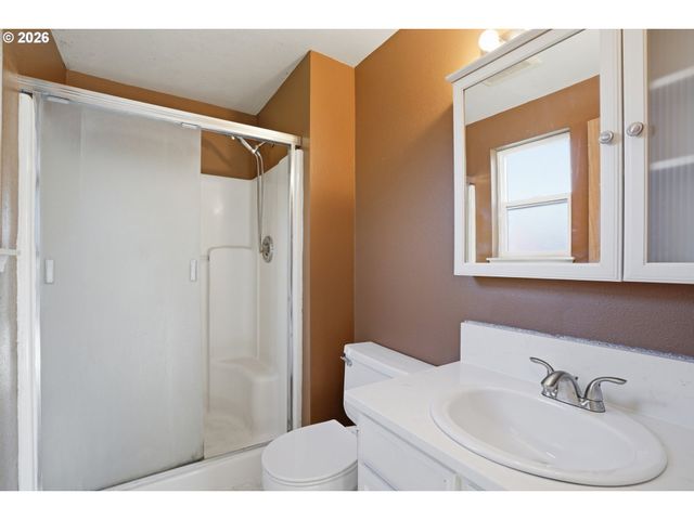 606 N HUBBARD Ave, Yacolt, WA 98675