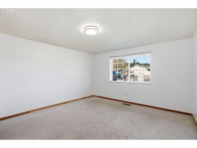 606 N HUBBARD Ave, Yacolt, WA 98675