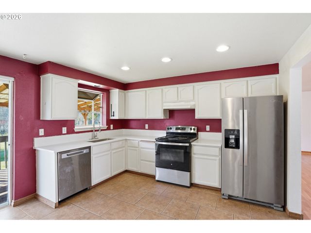 606 N HUBBARD Ave, Yacolt, WA 98675