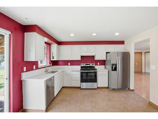 606 N HUBBARD Ave, Yacolt, WA 98675