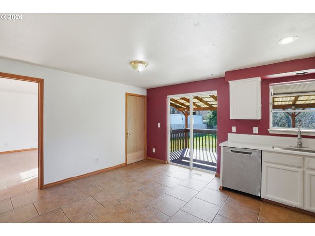 606 N HUBBARD Ave, Yacolt, WA 98675