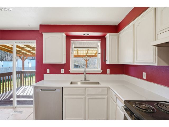 606 N HUBBARD Ave, Yacolt, WA 98675