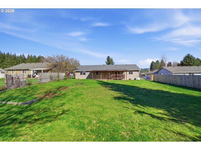 606 N HUBBARD Ave, Yacolt, WA 98675
