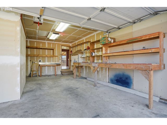 606 N HUBBARD Ave, Yacolt, WA 98675