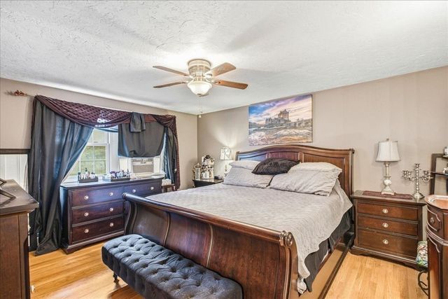 18 Constitution Dr, Plymouth, MA 02360