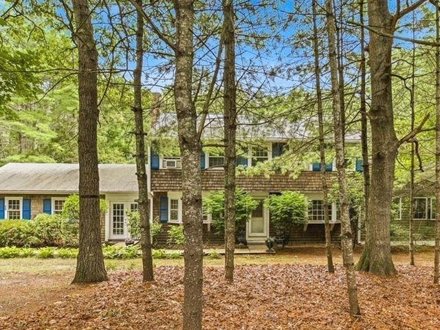 18 Constitution Dr, Plymouth, MA 02360