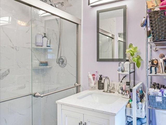18 Constitution Dr, Plymouth, MA 02360