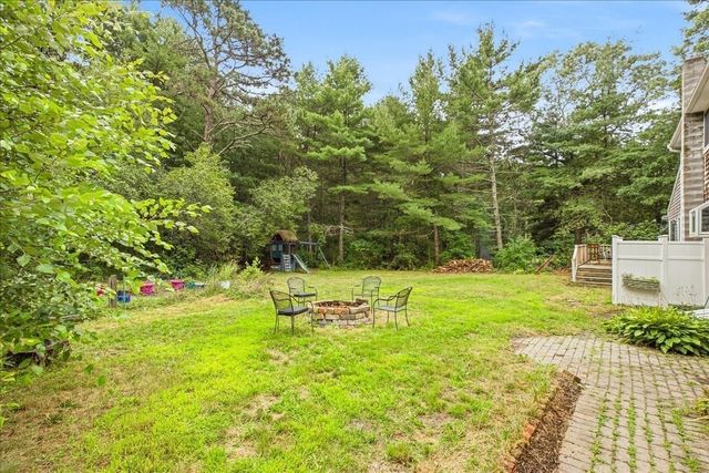 18 Constitution Dr, Plymouth, MA 02360