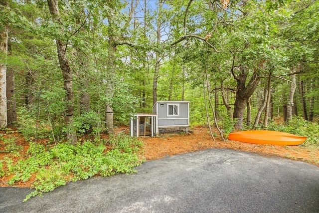 18 Constitution Dr, Plymouth, MA 02360
