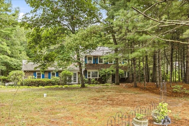 18 Constitution Dr, Plymouth, MA 02360