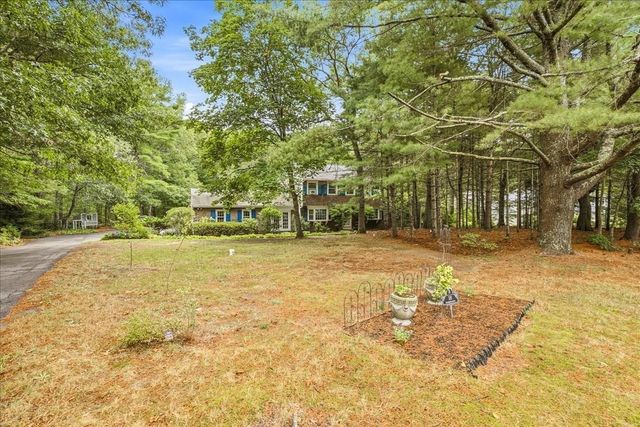 18 Constitution Dr, Plymouth, MA 02360