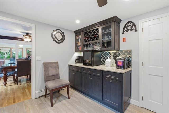 18 Constitution Dr, Plymouth, MA 02360