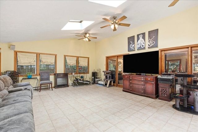 18 Constitution Dr, Plymouth, MA 02360