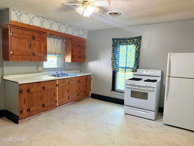 930 Murphy Avenue, Joplin, MO 64801