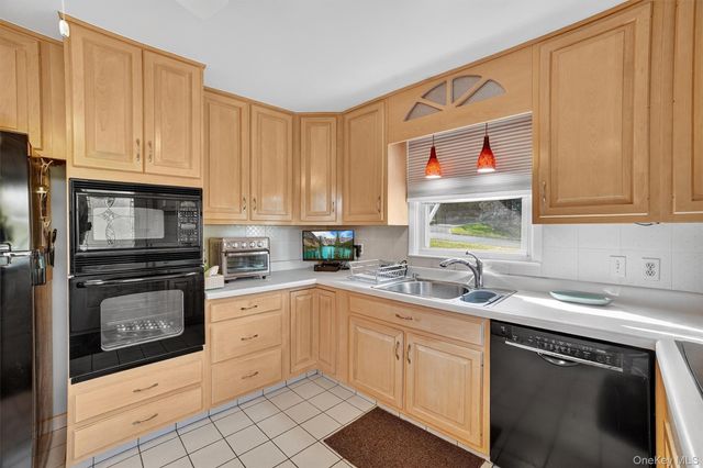 322 Brighton Avenue, Hawthorne, NY 10532