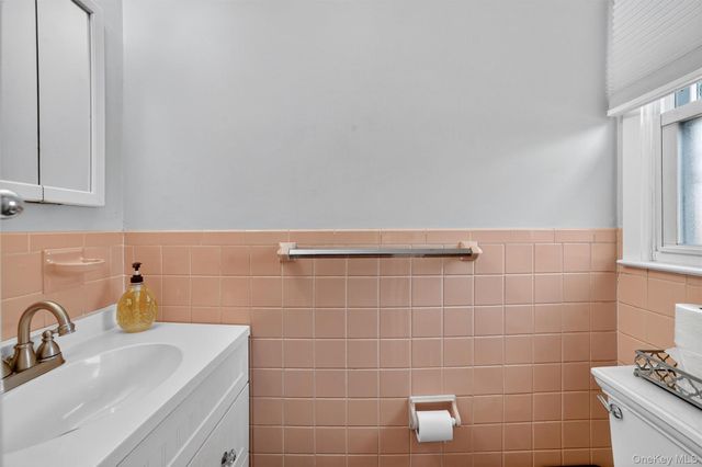 322 Brighton Avenue, Hawthorne, NY 10532