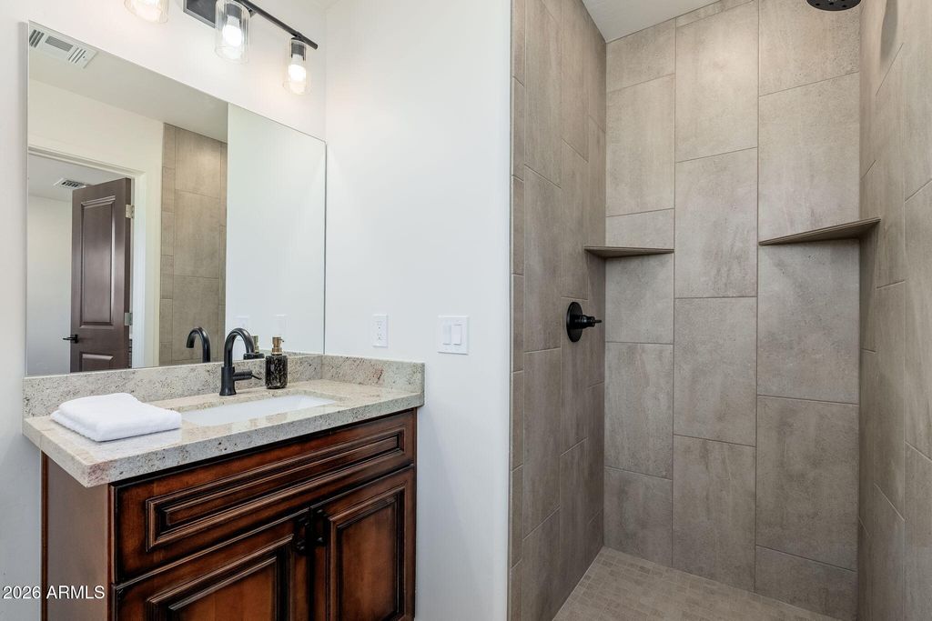 Image 16 of property listing at 10839 N 59TH Avenue, Glendale, AZ 85304