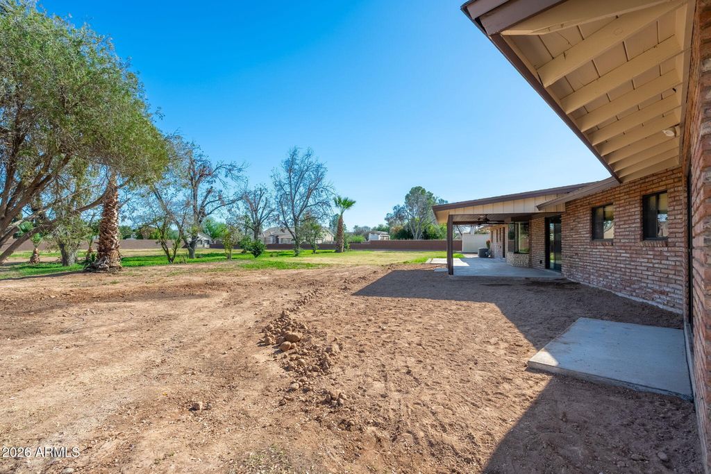 Image 33 of property listing at 10839 N 59TH Avenue, Glendale, AZ 85304