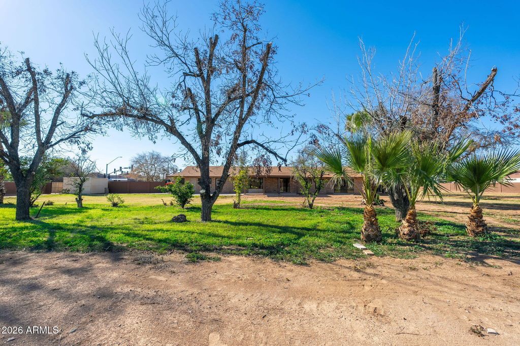 Image 36 of property listing at 10839 N 59TH Avenue, Glendale, AZ 85304