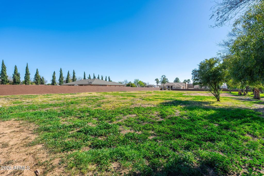 Image 40 of property listing at 10839 N 59TH Avenue, Glendale, AZ 85304