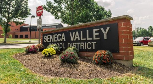 413 Nolan Circle, Cranberry Twp, PA 16066