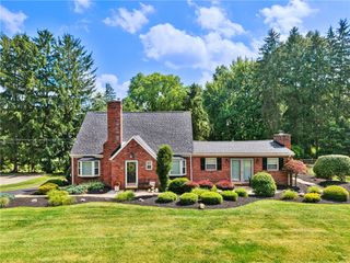 1620 Upper St Clair Drive, Upper St Clair, PA 15241