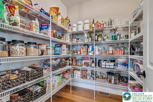 20 Ava Way, Williams Twp, PA 18042