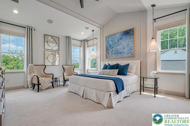 20 Ava Way, Williams Twp, PA 18042