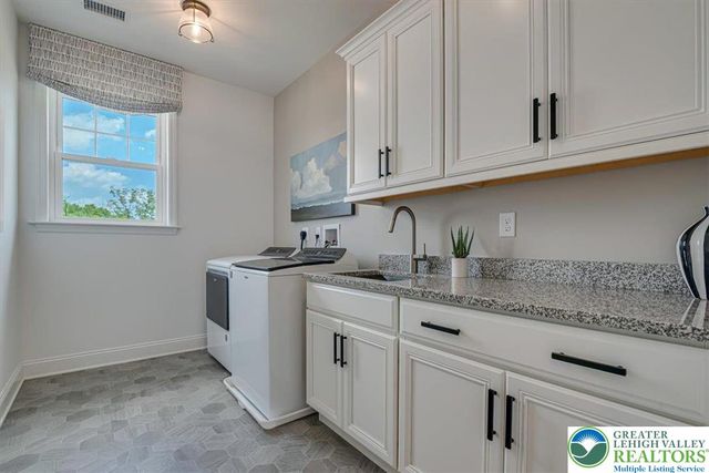 20 Ava Way, Williams Twp, PA 18042