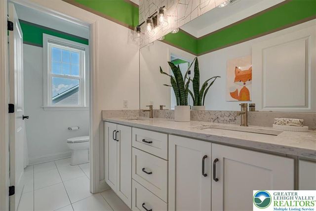 20 Ava Way, Williams Twp, PA 18042