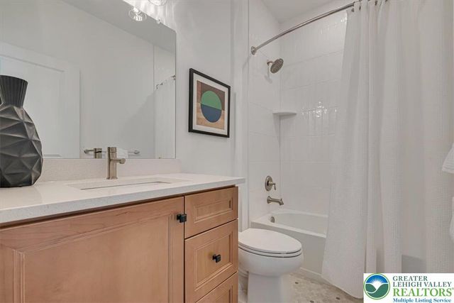 20 Ava Way, Williams Twp, PA 18042