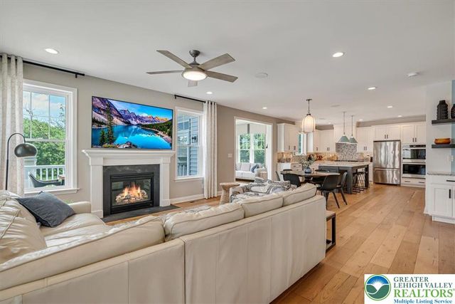 20 Ava Way, Williams Twp, PA 18042