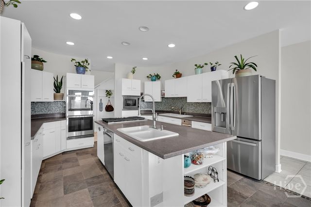 18 Modena Island Drive, Savannah, GA 31411