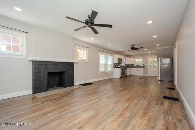 2416 Bradley Ave, Louisville, KY 40217