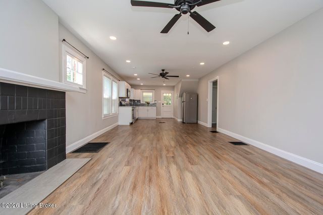 2416 Bradley Ave, Louisville, KY 40217