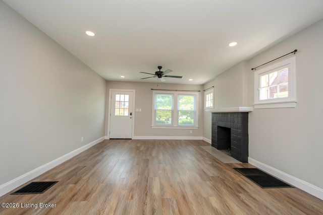 2416 Bradley Ave, Louisville, KY 40217