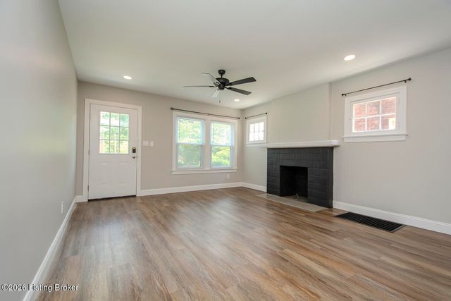 2416 Bradley Ave, Louisville, KY 40217