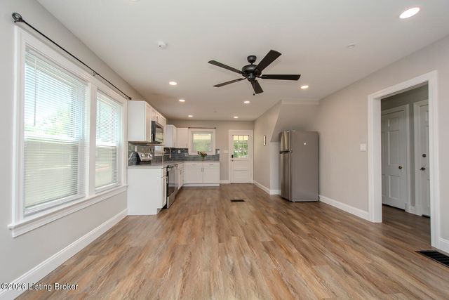 2416 Bradley Ave, Louisville, KY 40217