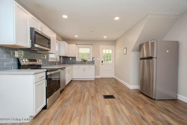 2416 Bradley Ave, Louisville, KY 40217