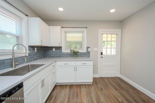2416 Bradley Ave, Louisville, KY 40217