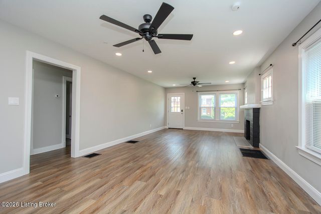 2416 Bradley Ave, Louisville, KY 40217