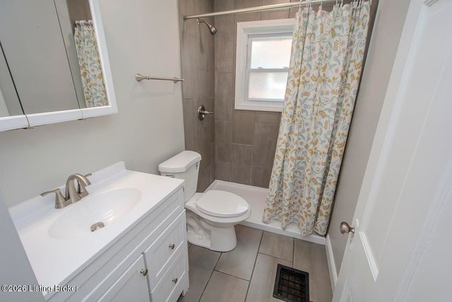 2416 Bradley Ave, Louisville, KY 40217