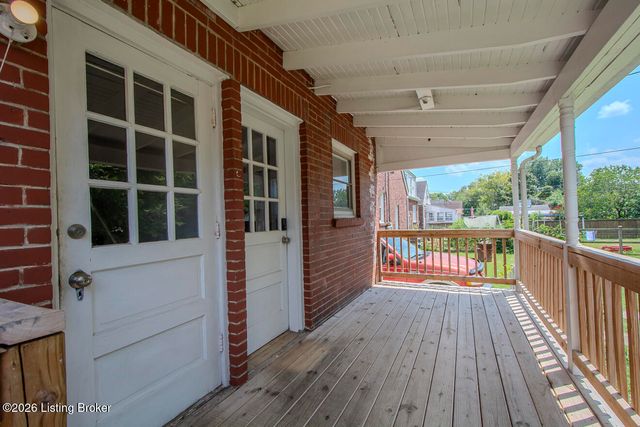 2416 Bradley Ave, Louisville, KY 40217