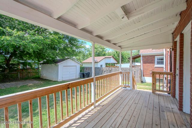 2416 Bradley Ave, Louisville, KY 40217