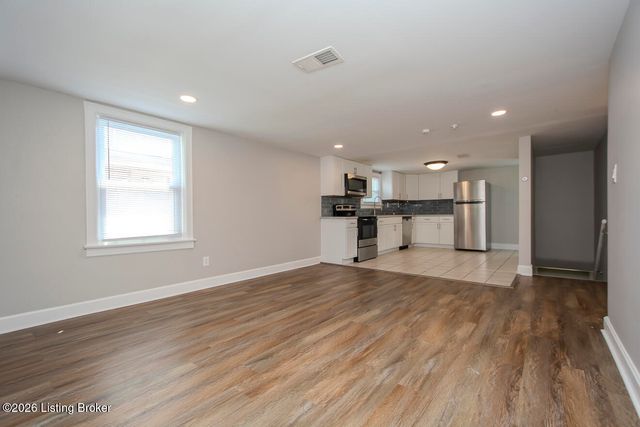 2416 Bradley Ave, Louisville, KY 40217