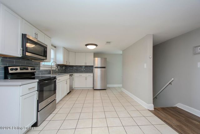 2416 Bradley Ave, Louisville, KY 40217