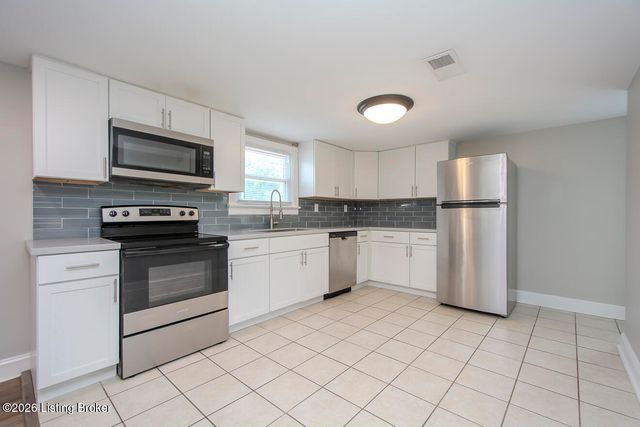 2416 Bradley Ave, Louisville, KY 40217