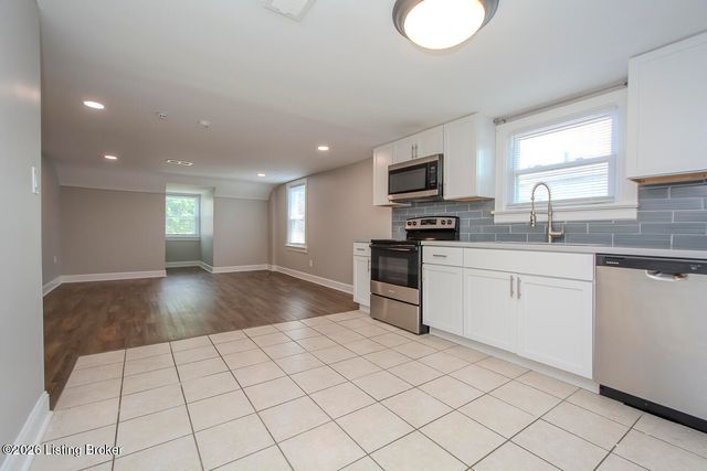2416 Bradley Ave, Louisville, KY 40217