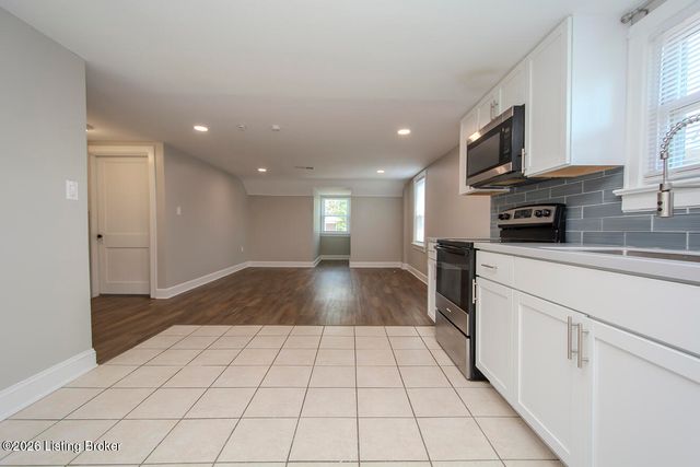 2416 Bradley Ave, Louisville, KY 40217