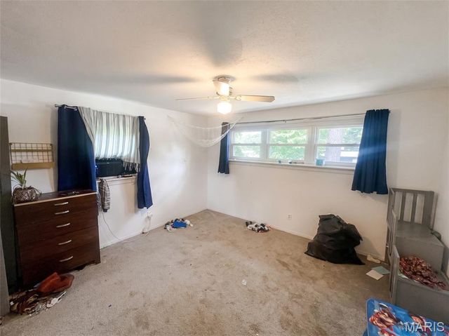 15 Marquette Drive, Florissant, MO 63031